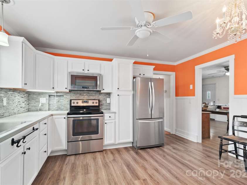 641 Camelot Drive, Waynesville, NC 28786.  MLS# CAR4244249, YatesRealty ID 17801. 