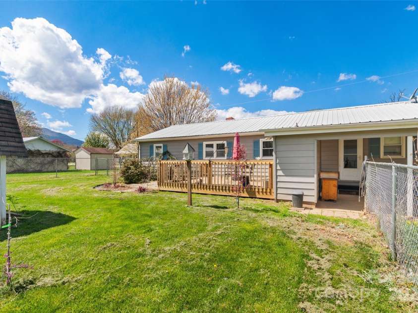 641 Camelot Drive, Waynesville, NC 28786.  MLS# CAR4244249, YatesRealty ID 17801. 