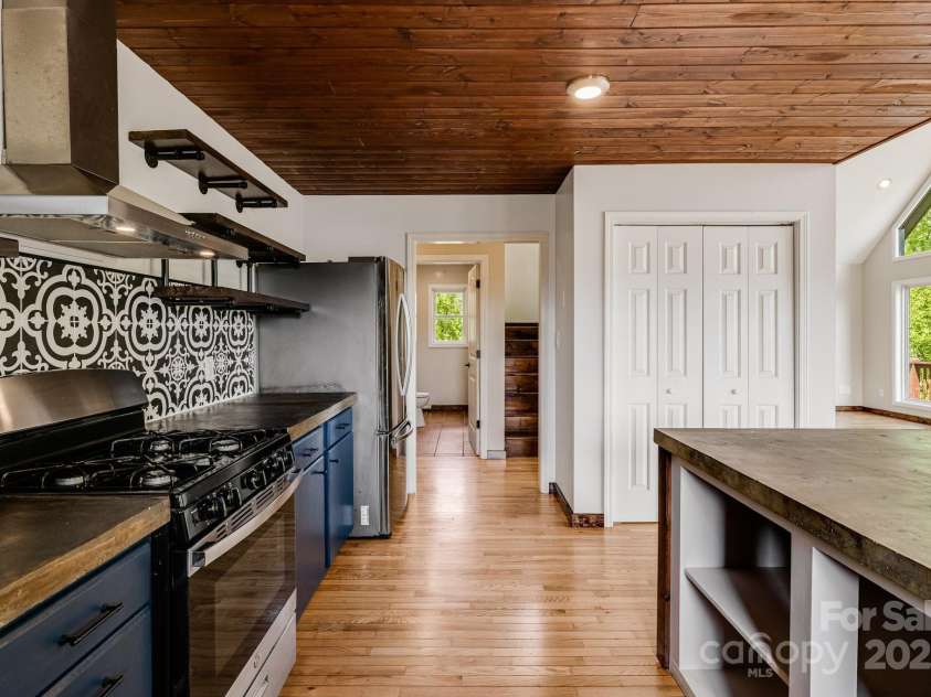 2521 Double Island Road, Green Mountain, NC 28740.  MLS# CAR4252012, YatesRealty ID 17802. 