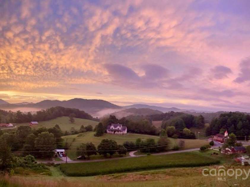 2521 Double Island Road, Green Mountain, NC 28740.  MLS# CAR4252012, YatesRealty ID 17802. 