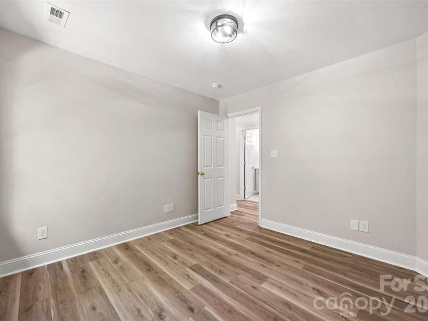 7520 Carmel Road, Charlotte, NC 28226.  MLS# CAR4372217, YatesRealty ID 17802. 