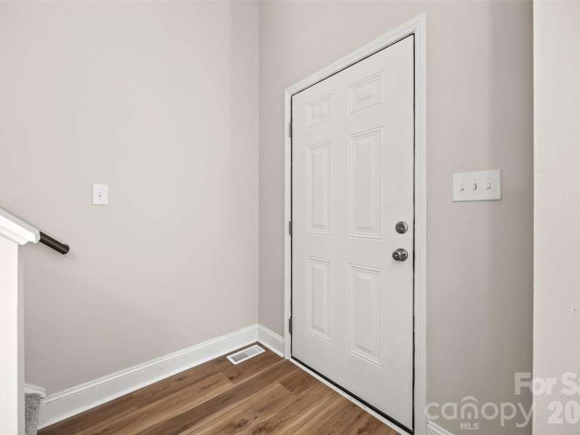 7520 Carmel Road, Charlotte, NC 28226.  MLS# CAR4372217, YatesRealty ID 17802. Front door entrance