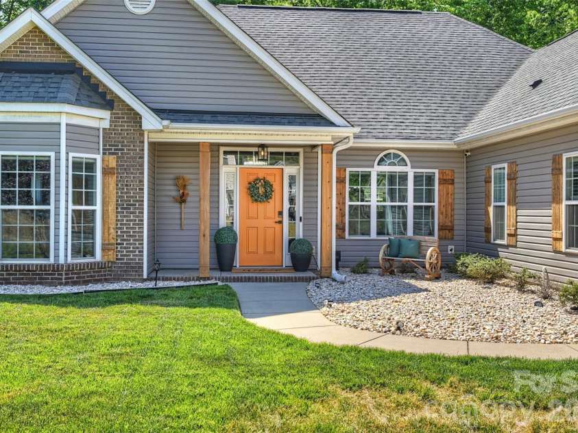 2500 Grayson Parkway, Monroe, NC 28110.  MLS# CAR4373636, YatesRealty ID 17804. 