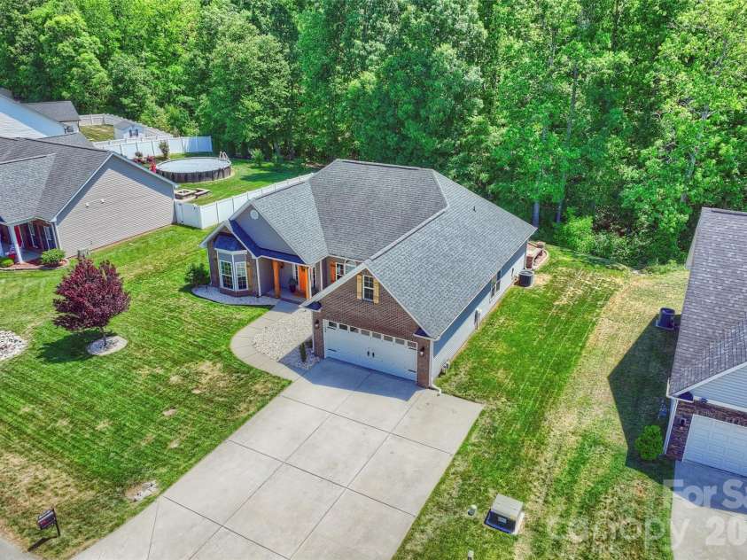 2500 Grayson Parkway, Monroe, NC 28110.  MLS# CAR4373636, YatesRealty ID 17804. 