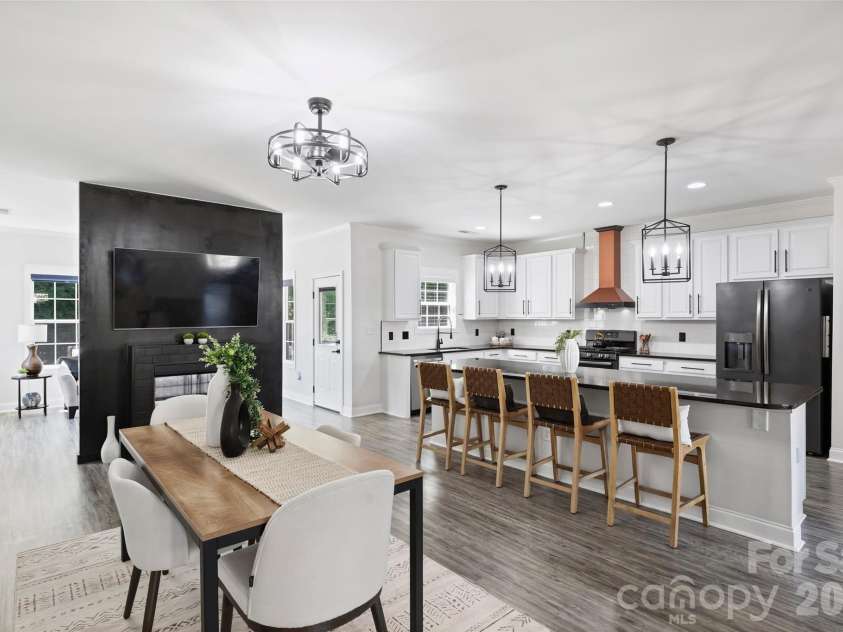 2500 Grayson Parkway, Monroe, NC 28110.  MLS# CAR4373636, YatesRealty ID 17804. Dining Area