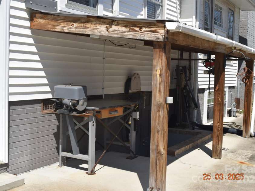 421 Mitchell Avenue, Salisbury, NC 28144.  MLS# CAR4238156, YatesRealty ID 17804. 