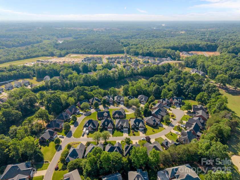 4004 Saint Andrews Court, Cramerton, NC 28032.  MLS# CAR4265985, YatesRealty ID 17805. 5 minute drive to Cramer Mountain Club