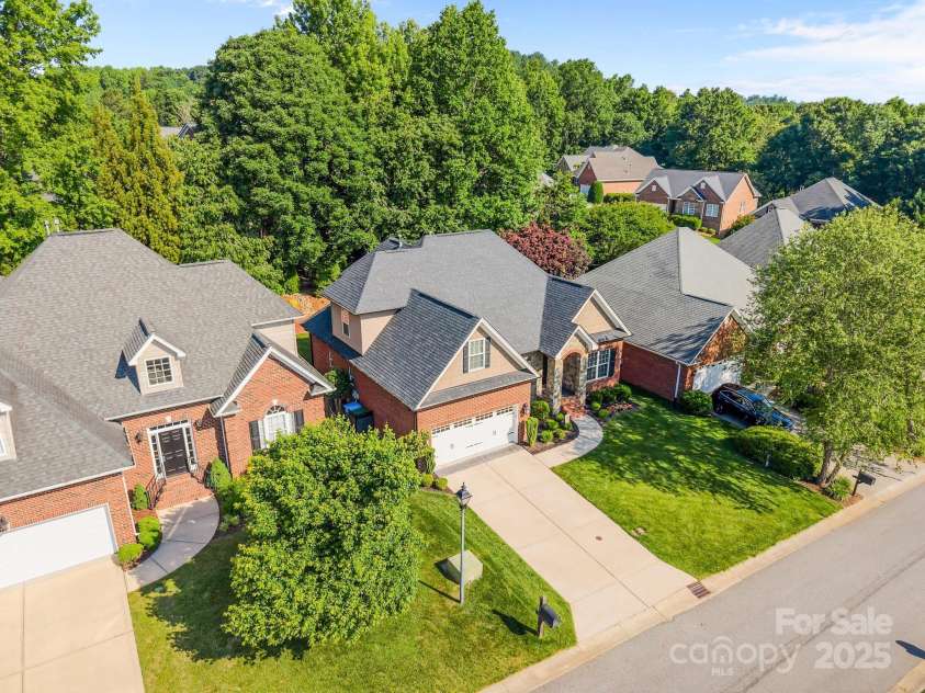 4004 Saint Andrews Court, Cramerton, NC 28032.  MLS# CAR4265985, YatesRealty ID 17805. 