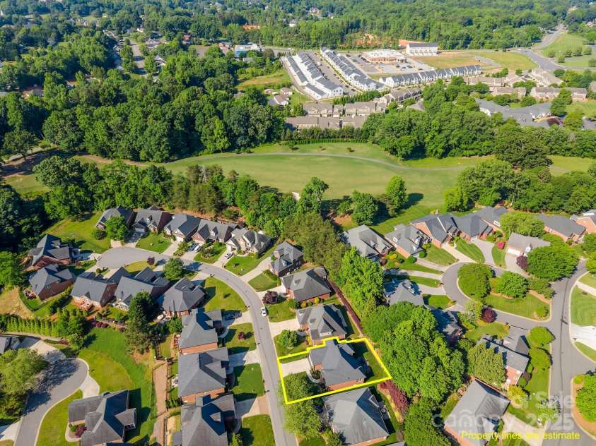 4004 Saint Andrews Court, Cramerton, NC 28032.  MLS# CAR4265985, YatesRealty ID 17805. 