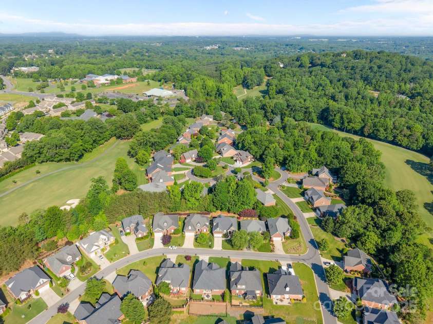 4004 Saint Andrews Court, Cramerton, NC 28032.  MLS# CAR4265985, YatesRealty ID 17805. 