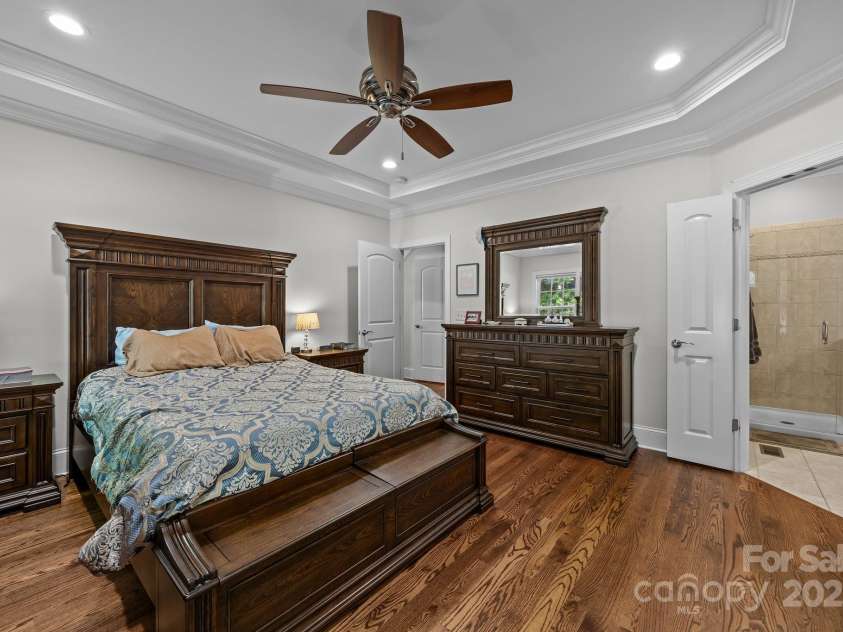 4004 Saint Andrews Court, Cramerton, NC 28032.  MLS# CAR4265985, YatesRealty ID 17805. Recessed lights, double door to bath