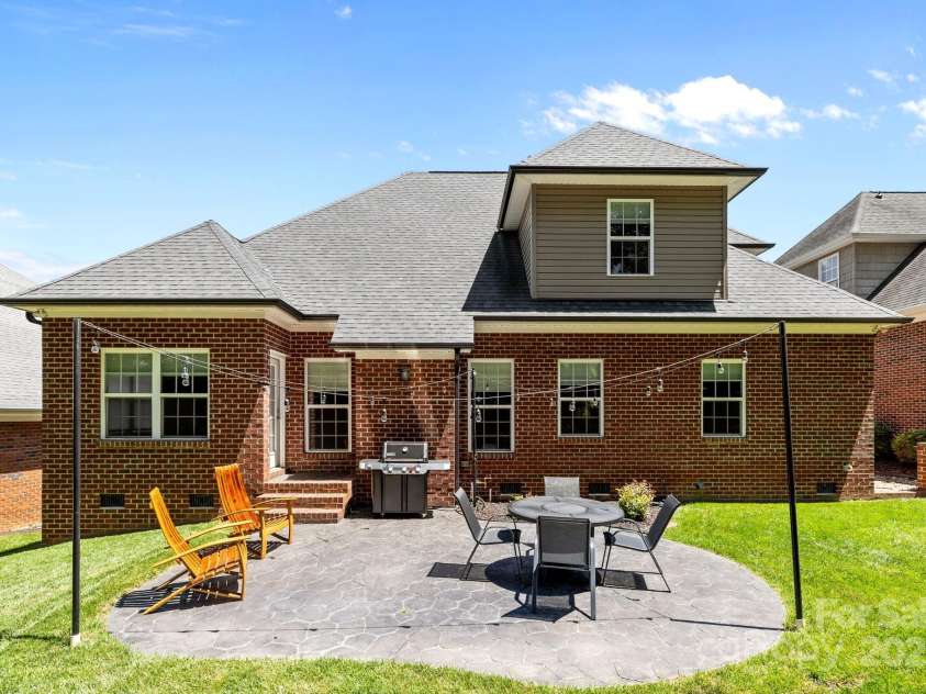 4004 Saint Andrews Court, Cramerton, NC 28032.  MLS# CAR4265985, YatesRealty ID 17805. Spacious patio