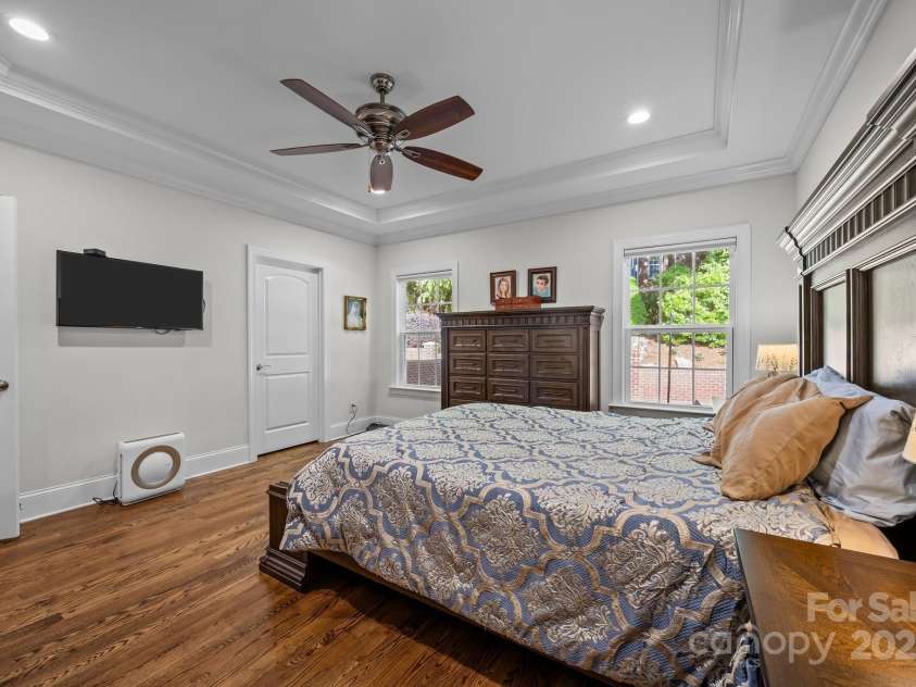 4004 Saint Andrews Court, Cramerton, NC 28032.  MLS# CAR4265985, YatesRealty ID 17805. Tray ceiling, ceiling fan