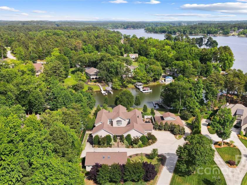 2354 Valelake Road, York, SC 29745.  MLS# CAR4266023, YatesRealty ID 17806. Best value on the water near Charlotte! This spotless waterfront home has more to offer than you can imagine—come see for yourself.