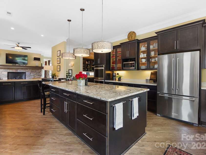 2354 Valelake Road, York, SC 29745.  MLS# CAR4266023, YatesRealty ID 17806. Chef's kiss for this beautiful Kitchen! 