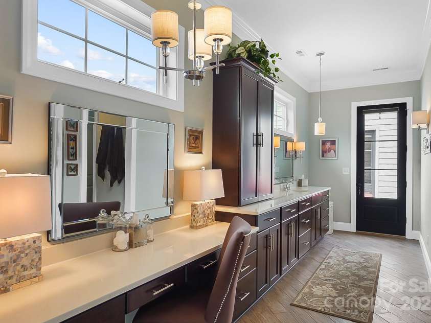 2354 Valelake Road, York, SC 29745.  MLS# CAR4266023, YatesRealty ID 17806. Primary bath with access to the upper deck.