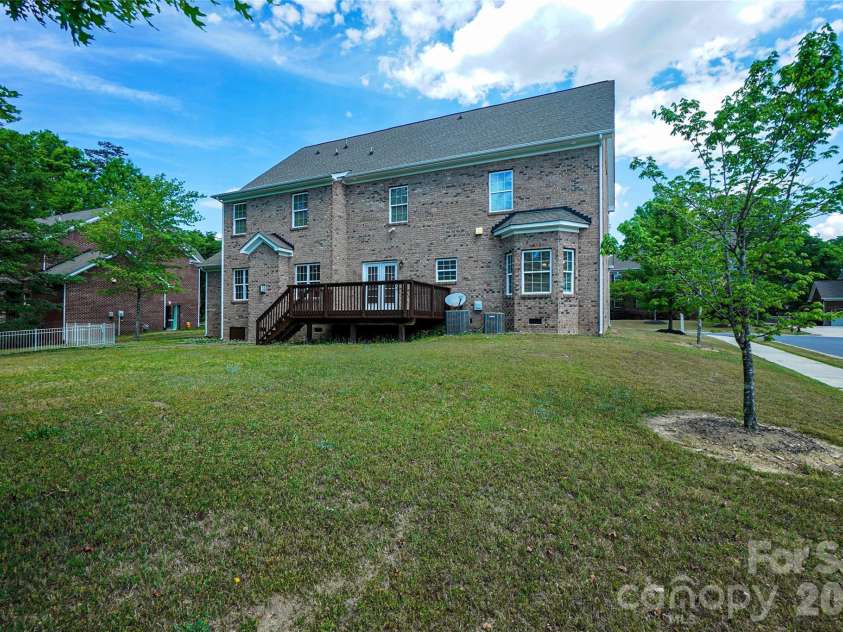 4008 Oxford Mill Road, Waxhaw, NC 28173.  MLS# CAR4371510, YatesRealty ID 17806. 