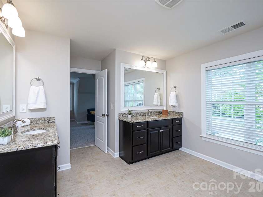 4008 Oxford Mill Road, Waxhaw, NC 28173.  MLS# CAR4371510, YatesRealty ID 17806. 