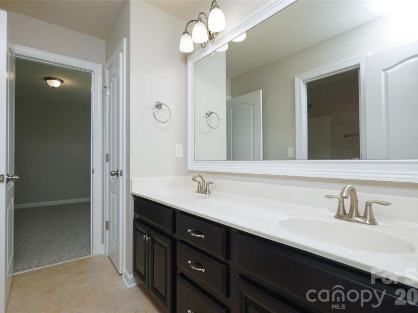 4008 Oxford Mill Road, Waxhaw, NC 28173.  MLS# CAR4371510, YatesRealty ID 17806. 