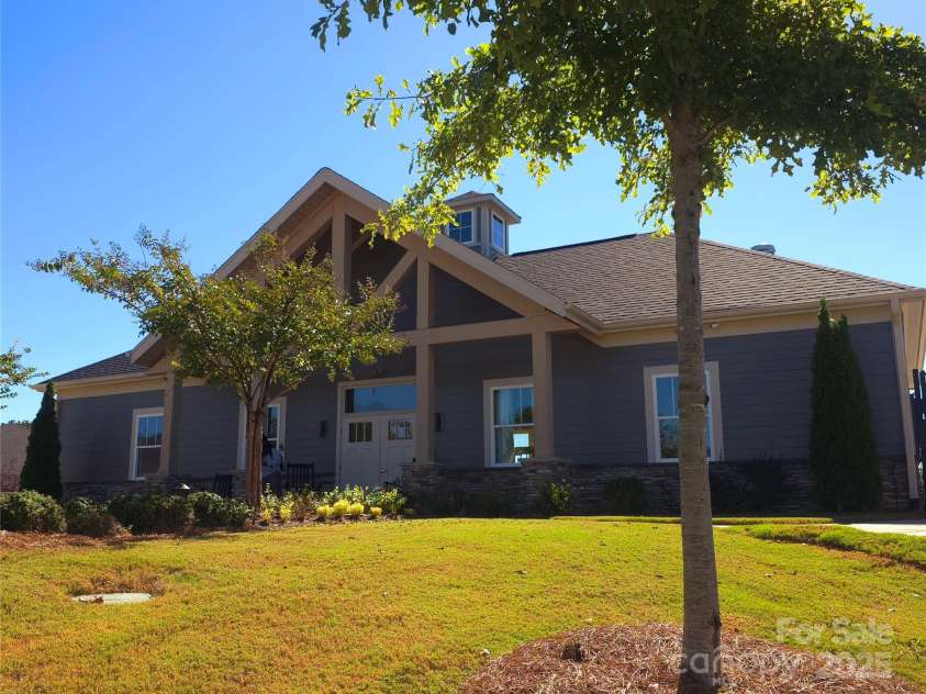 9525 Festival Way, Charlotte, NC 28215.  MLS# CAR4263190, YatesRealty ID 17807. Community Clubhouse