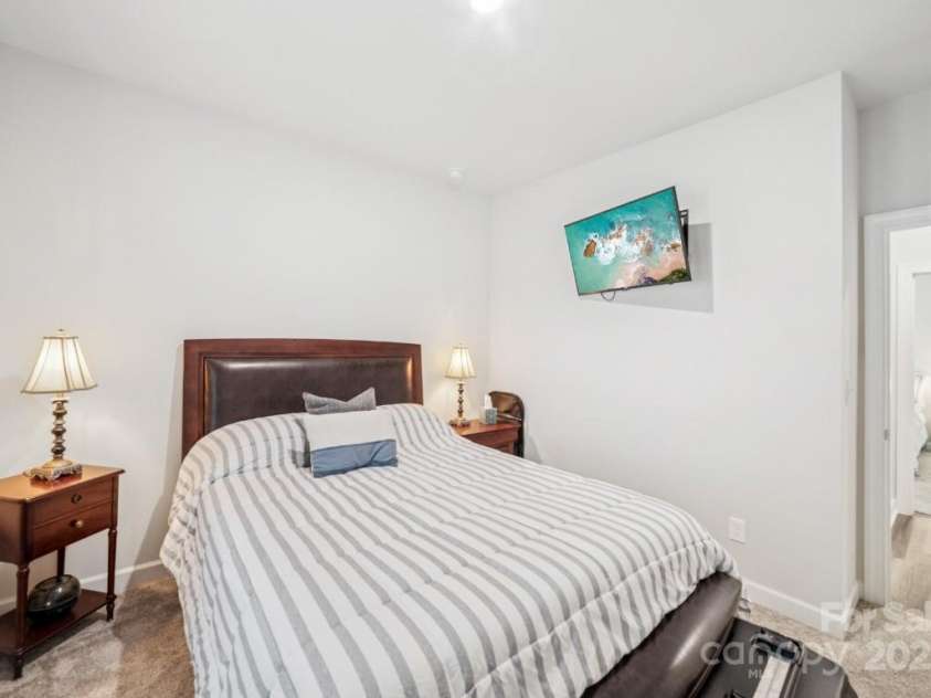 9525 Festival Way, Charlotte, NC 28215.  MLS# CAR4263190, YatesRealty ID 17807. Guest Room #1