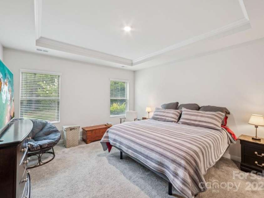 9525 Festival Way, Charlotte, NC 28215.  MLS# CAR4263190, YatesRealty ID 17807. Primary Bedroom on main level.