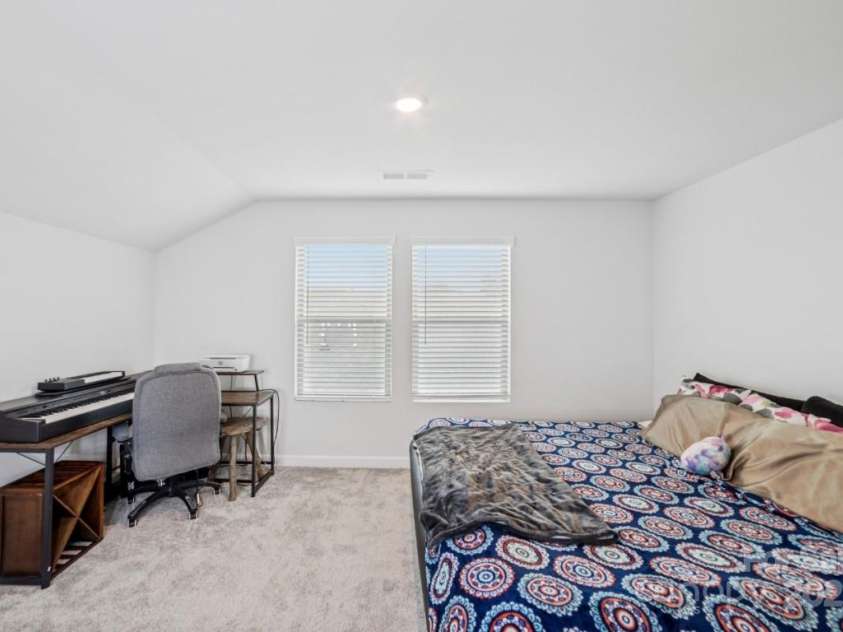 9525 Festival Way, Charlotte, NC 28215.  MLS# CAR4263190, YatesRealty ID 17807. Second Floor guest room #3