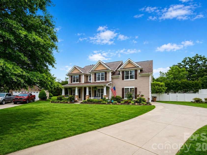 1000 Semmes Lane, Indian Trail, NC 28079.  MLS# CAR4369972, YatesRealty ID 17808. 