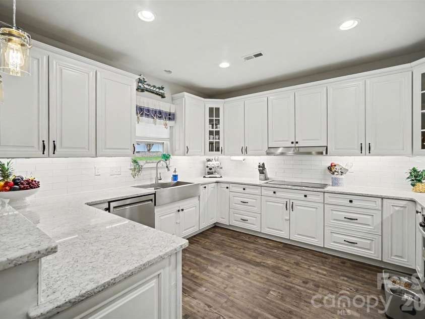 1000 Semmes Lane, Indian Trail, NC 28079.  MLS# CAR4369972, YatesRealty ID 17808. 