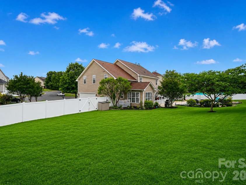 1000 Semmes Lane, Indian Trail, NC 28079.  MLS# CAR4369972, YatesRealty ID 17808. 