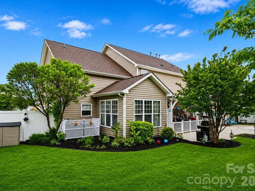1000 Semmes Lane, Indian Trail, NC 28079.  MLS# CAR4369972, YatesRealty ID 17808. 