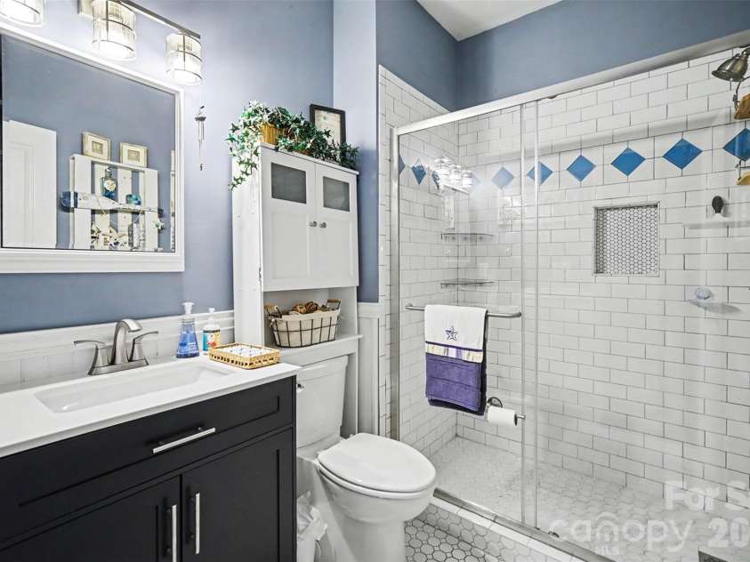 1000 Semmes Lane, Indian Trail, NC 28079.  MLS# CAR4369972, YatesRealty ID 17808. Main Floor Bathroom