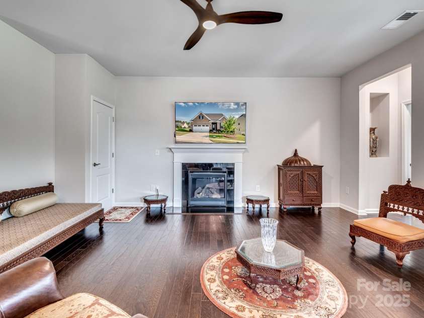 15429 Topanga Drive, Charlotte, NC 28278.  MLS# CAR4257194, YatesRealty ID 17808. 