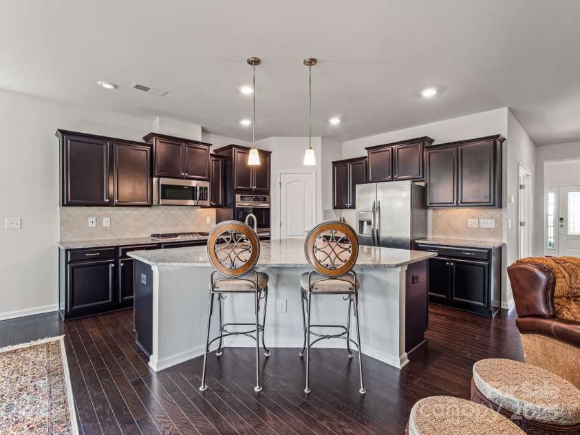 15429 Topanga Drive, Charlotte, NC 28278.  MLS# CAR4257194, YatesRealty ID 17808. 