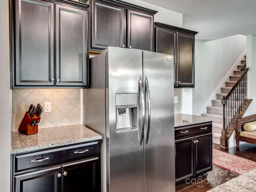 15429 Topanga Drive, Charlotte, NC 28278.  MLS# CAR4257194, YatesRealty ID 17808. 