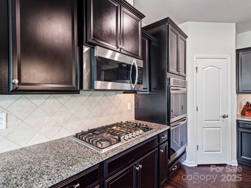 15429 Topanga Drive, Charlotte, NC 28278.  MLS# CAR4257194, YatesRealty ID 17808. 