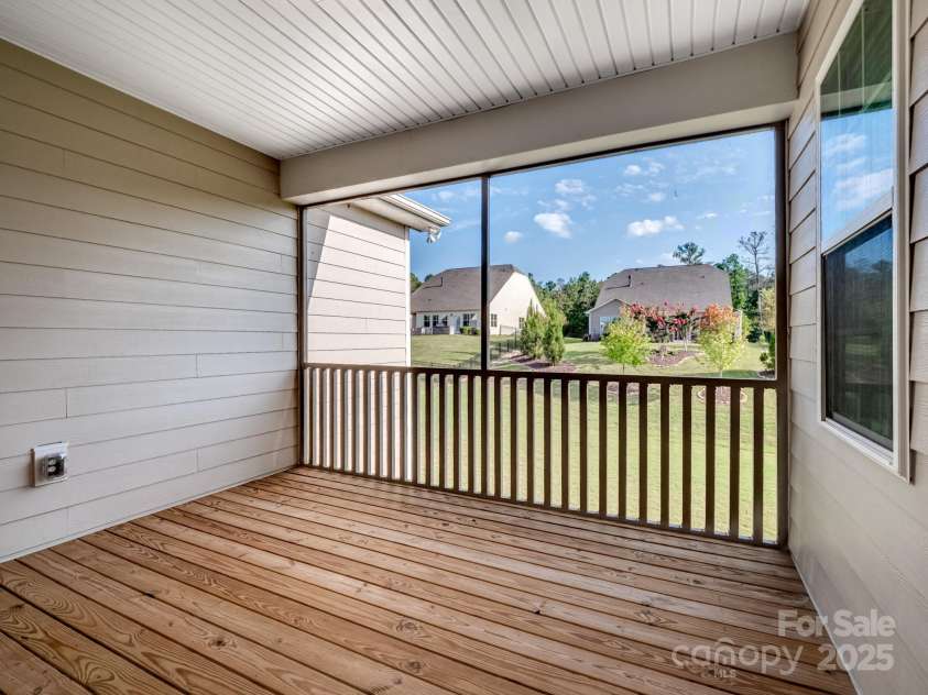 15429 Topanga Drive, Charlotte, NC 28278.  MLS# CAR4257194, YatesRealty ID 17808. 