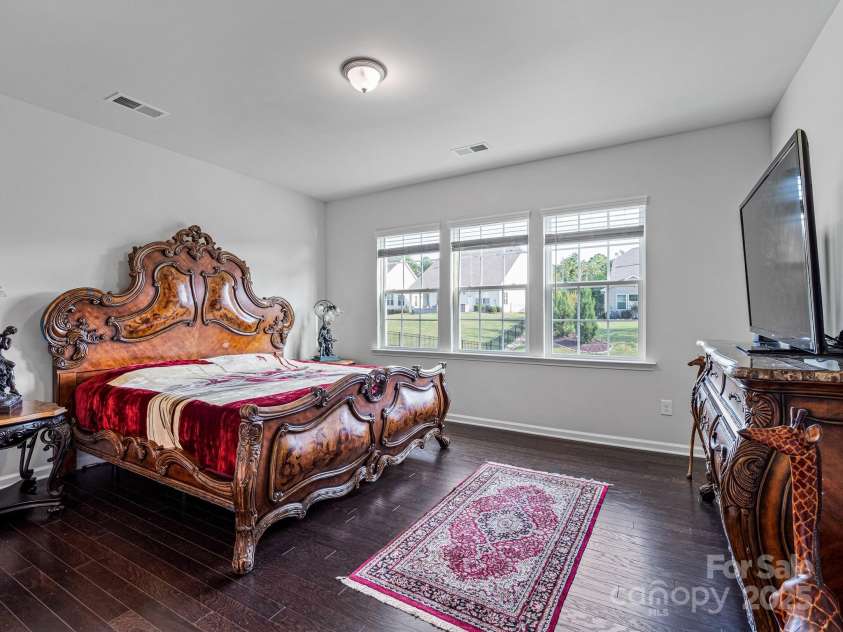 15429 Topanga Drive, Charlotte, NC 28278.  MLS# CAR4257194, YatesRealty ID 17808. 
