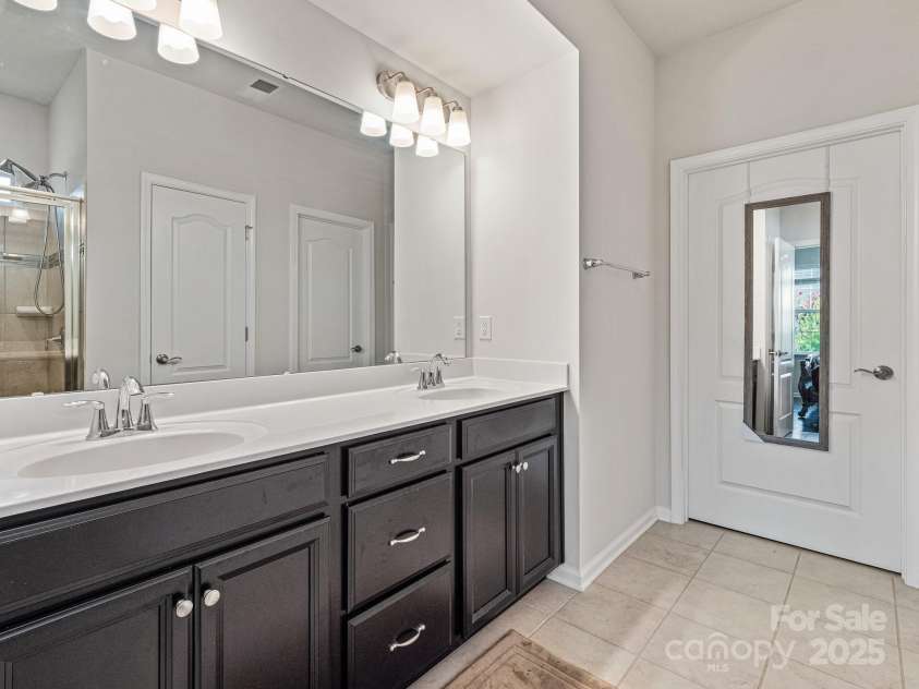15429 Topanga Drive, Charlotte, NC 28278.  MLS# CAR4257194, YatesRealty ID 17808. 