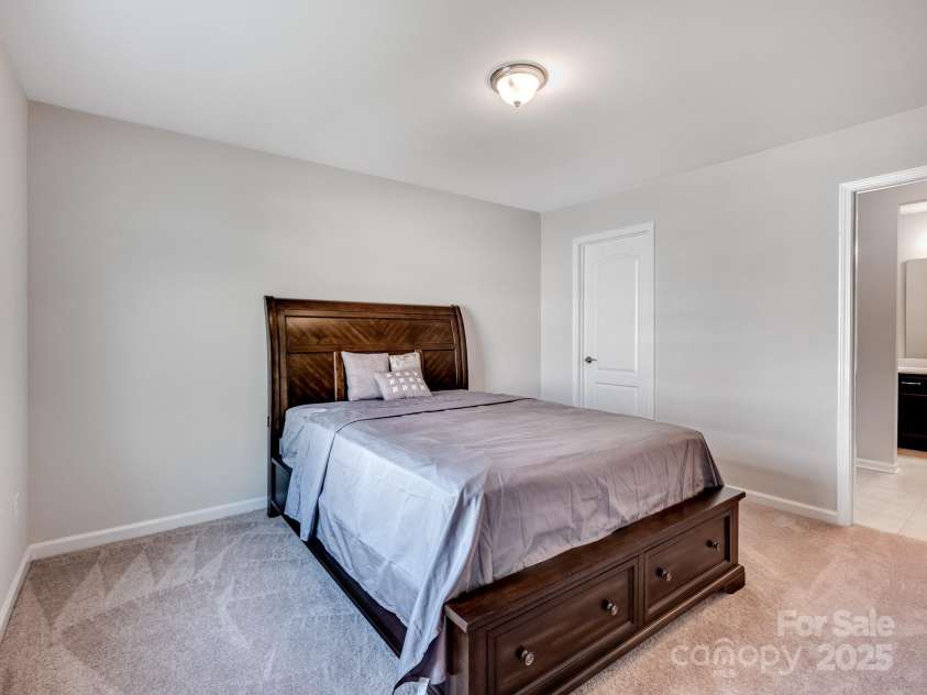 15429 Topanga Drive, Charlotte, NC 28278.  MLS# CAR4257194, YatesRealty ID 17808. 