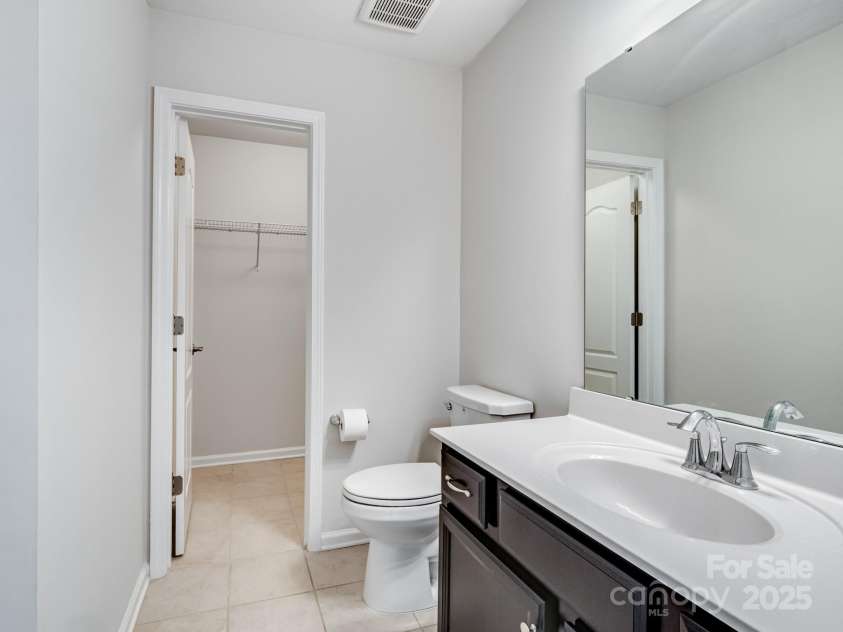 15429 Topanga Drive, Charlotte, NC 28278.  MLS# CAR4257194, YatesRealty ID 17808. 