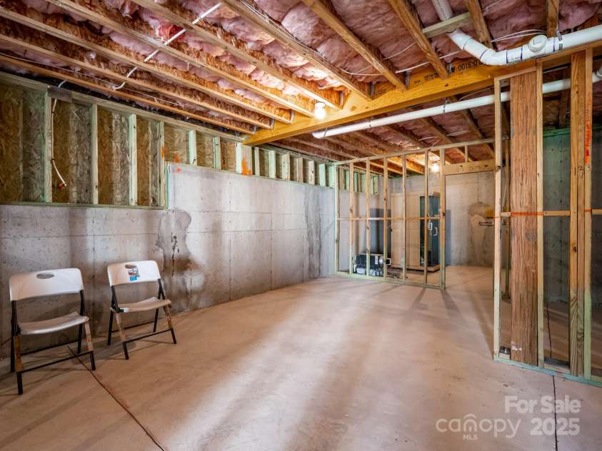 15429 Topanga Drive, Charlotte, NC 28278.  MLS# CAR4257194, YatesRealty ID 17808. 
