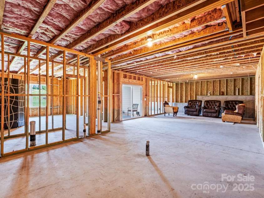 15429 Topanga Drive, Charlotte, NC 28278.  MLS# CAR4257194, YatesRealty ID 17808. 