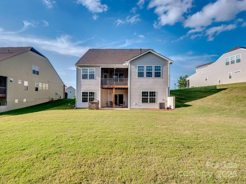 15429 Topanga Drive, Charlotte, NC 28278.  MLS# CAR4257194, YatesRealty ID 17808. 