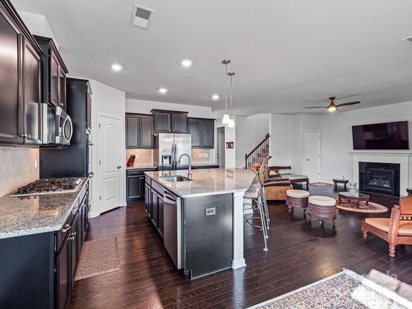 15429 Topanga Drive, Charlotte, NC 28278.  MLS# CAR4257194, YatesRealty ID 17808. 