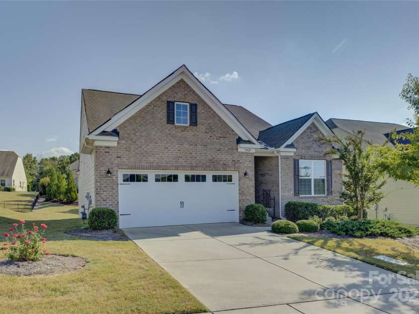 15429 Topanga Drive, Charlotte, NC 28278.  MLS# CAR4305011, YatesRealty ID 17808. 
