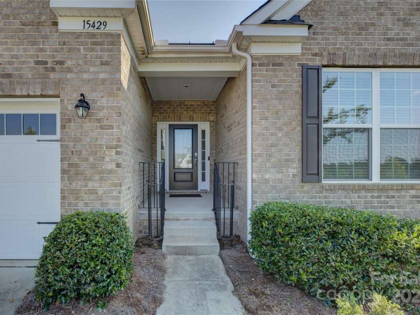 15429 Topanga Drive, Charlotte, NC 28278.  MLS# CAR4305011, YatesRealty ID 17808. 