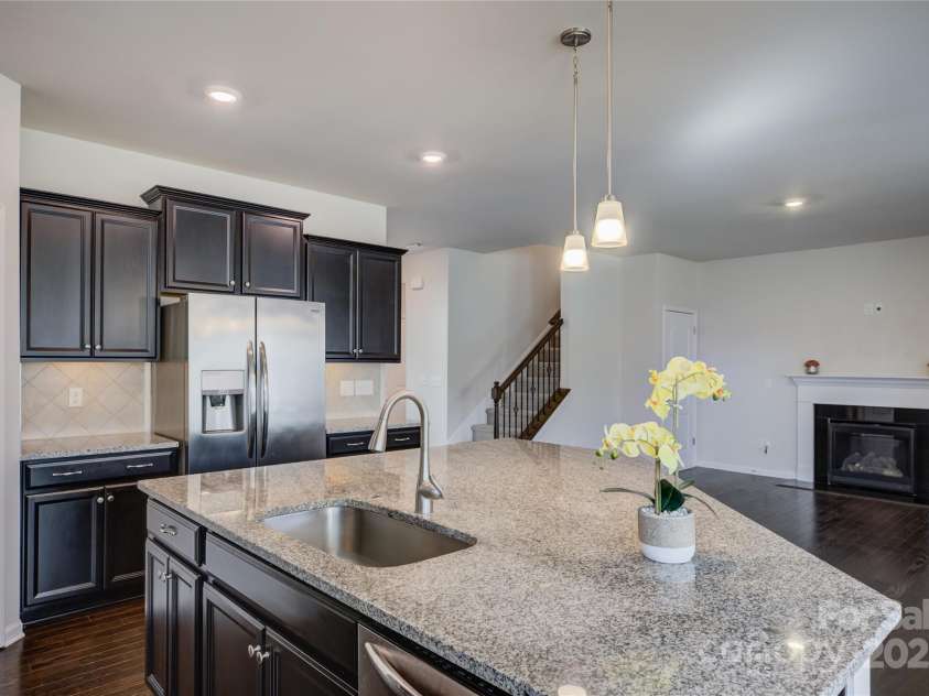 15429 Topanga Drive, Charlotte, NC 28278.  MLS# CAR4305011, YatesRealty ID 17808. 