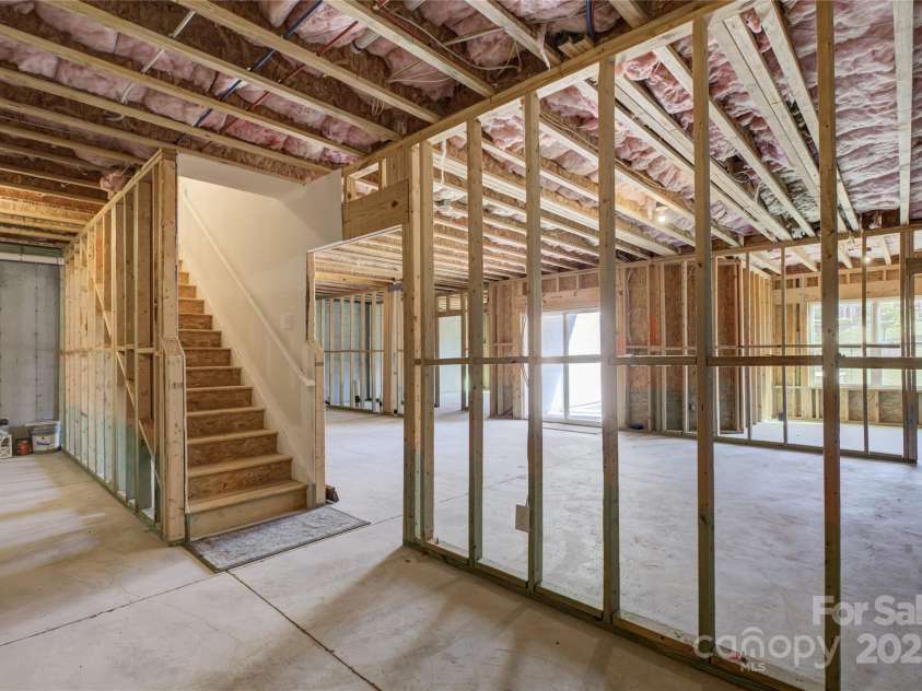 15429 Topanga Drive, Charlotte, NC 28278.  MLS# CAR4305011, YatesRealty ID 17808. Large unfinished basement
