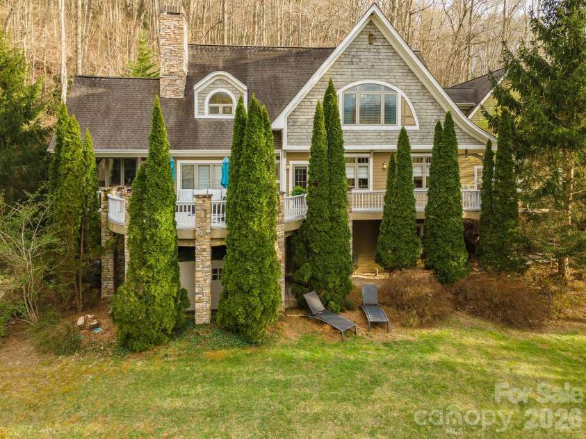 11 Hearthstone Drive, Asheville, NC 28803.  MLS# CAR4354350, YatesRealty ID 17809. 